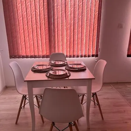 Siyana Guests *